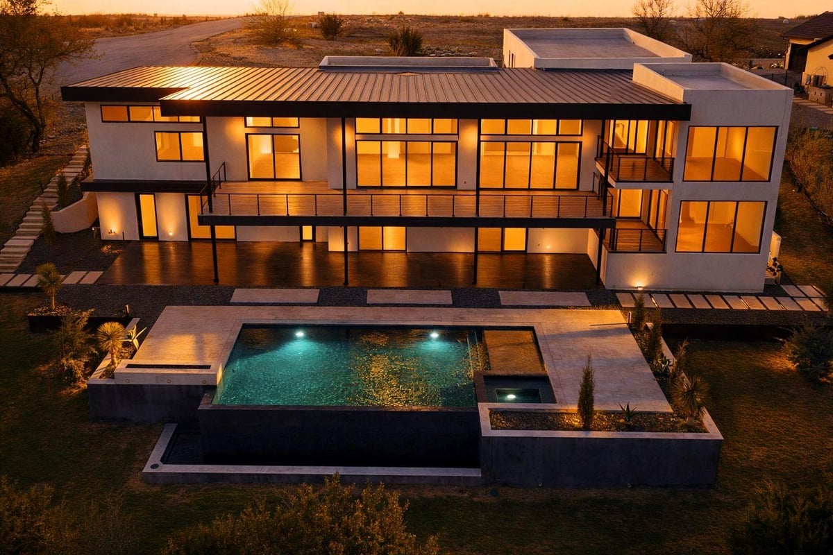 1702 Moonlight Trce - front exterior - Luxury home in Tierra Vista, Spicewood, TX