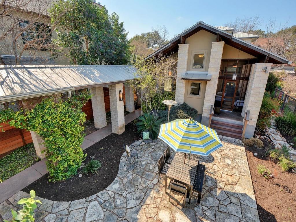 View 1702 S 3rd St in Bouldin Creek 1702 S 3rd St - property photo 1 - Luxury home in Bouldin Creek, Austin, TX