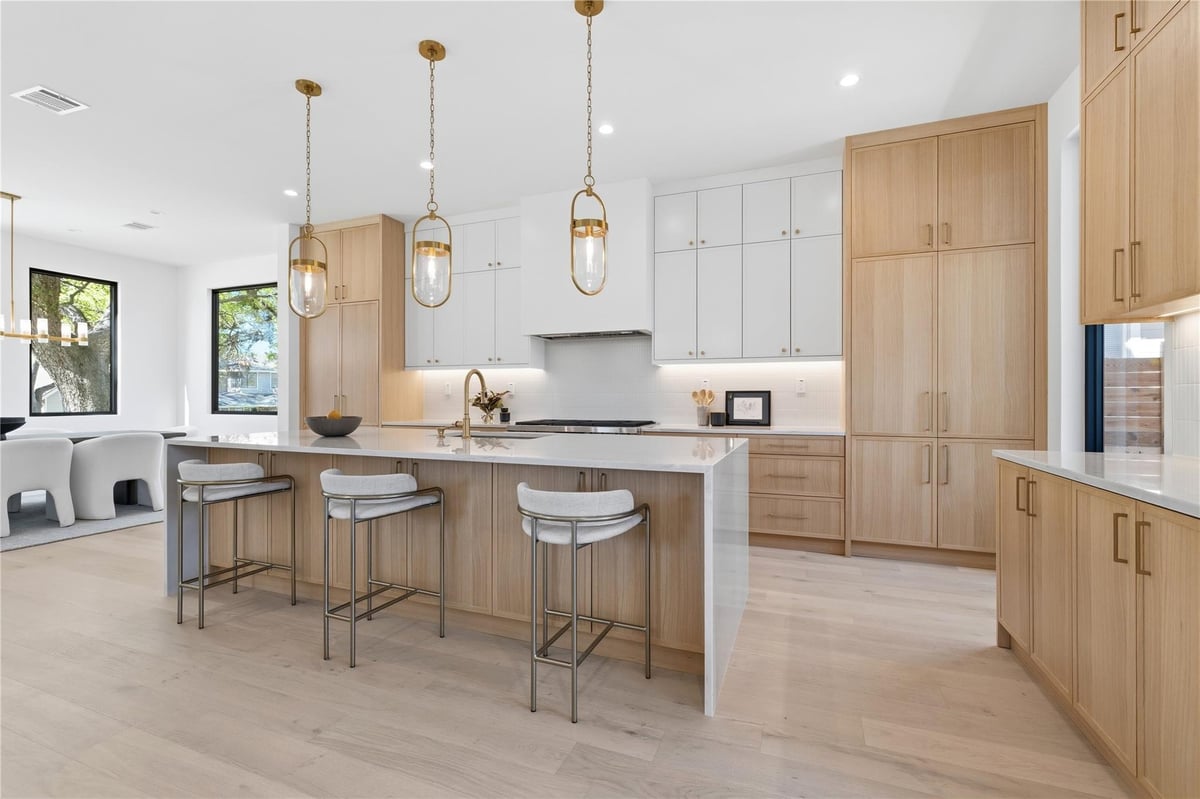 1702 W 30th St - front exterior - Luxury home in Brykerwoods F, Austin, TX