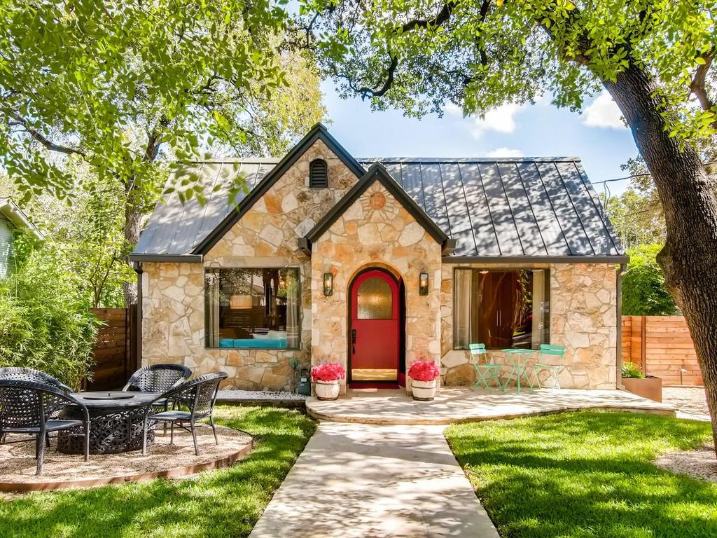 View 1703 Bouldin Ave in Bouldin Creek 1703 Bouldin Ave - property photo 1 - Luxury home in Bouldin Creek, Austin, TX