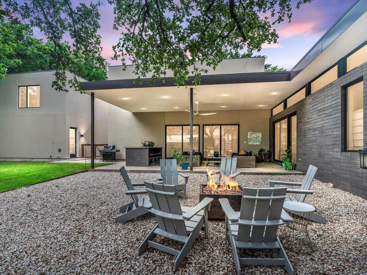 View 1703 Dexter ST in Barton Heights 1703 Dexter ST - property photo 1 - Luxury home in Barton Heights, Austin, TX