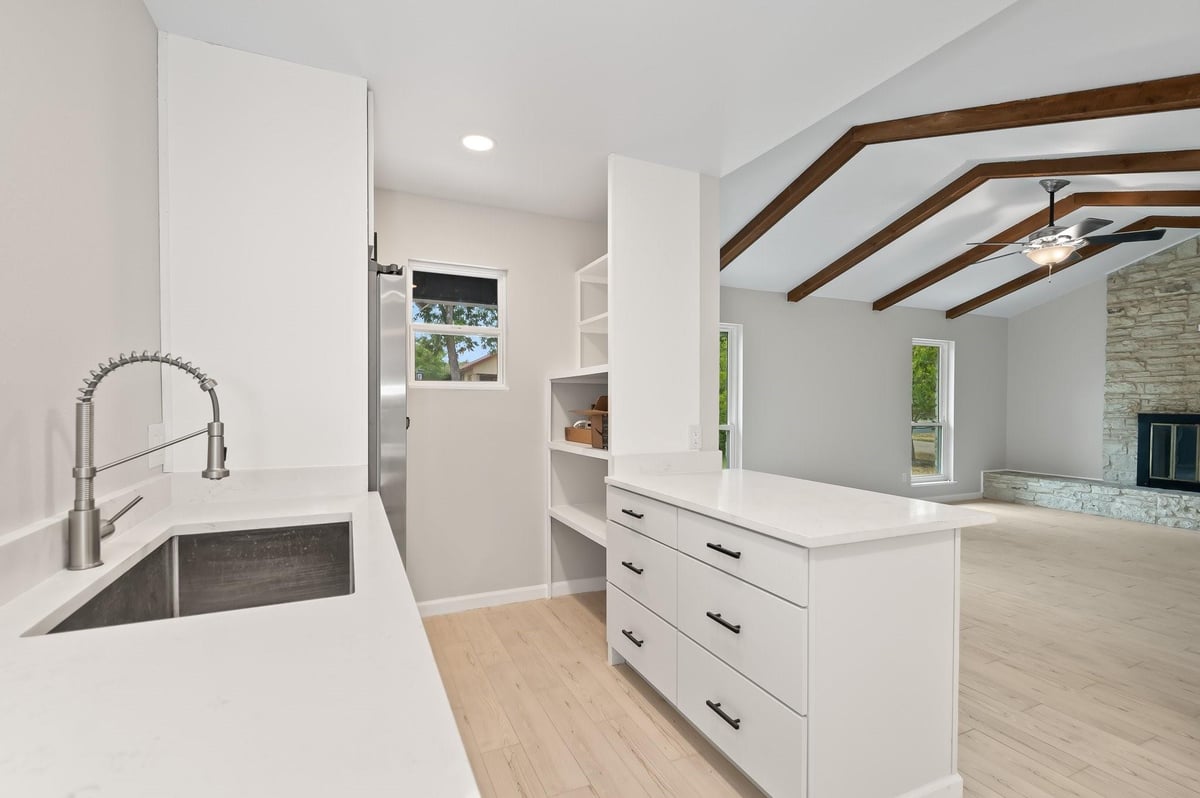 1703 New York Ave - front exterior - Luxury home in Johns C R, Austin, TX