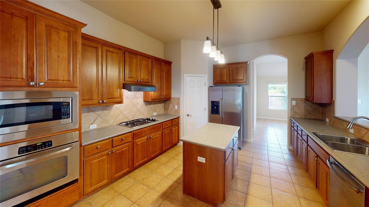Living area at 1703  Oakland Dr - 4 bed 2 bath home