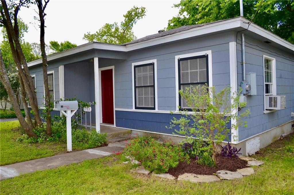 View 1703 Piedmont Ave in Crestview Add Sec 03 1703 Piedmont Ave - front exterior - Luxury home in Crestview Add Sec 03, Austin, TX