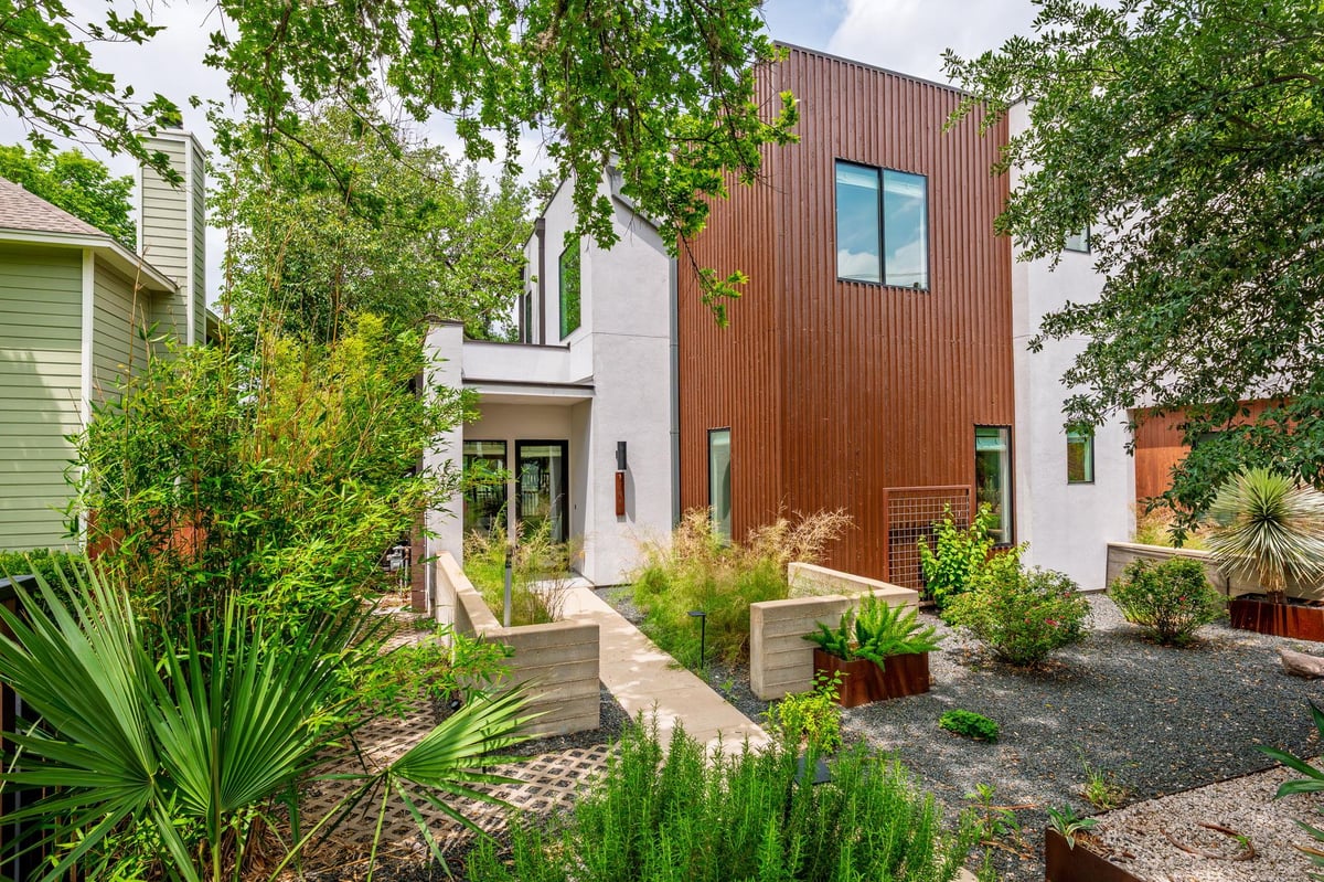 View 1704 S 5th ST Unit #B in Bouldin Add North Ext 1704 S 5th ST Unit #B - property photo 1 - Luxury home in Bouldin Add North Ext, Austin, TX