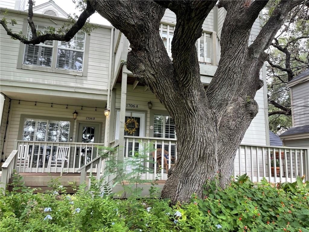 View 1706 Newning Ave Unit #A-101 in Fairview Park Condo 1706 Newning Ave Unit #A-101 - front exterior - Luxury home in Fairview Park Condo, Austin, TX