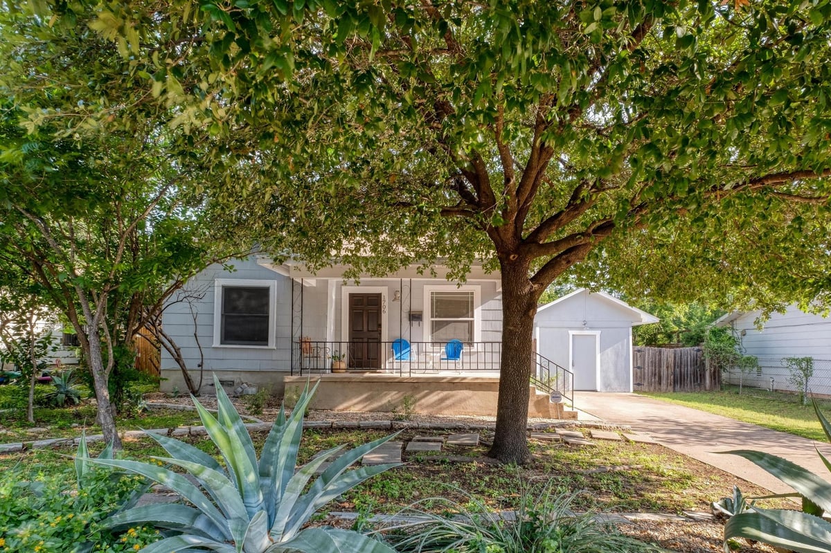 Kitchen at 1706 Pennsylvania Ave - 2 bed 2 bath home