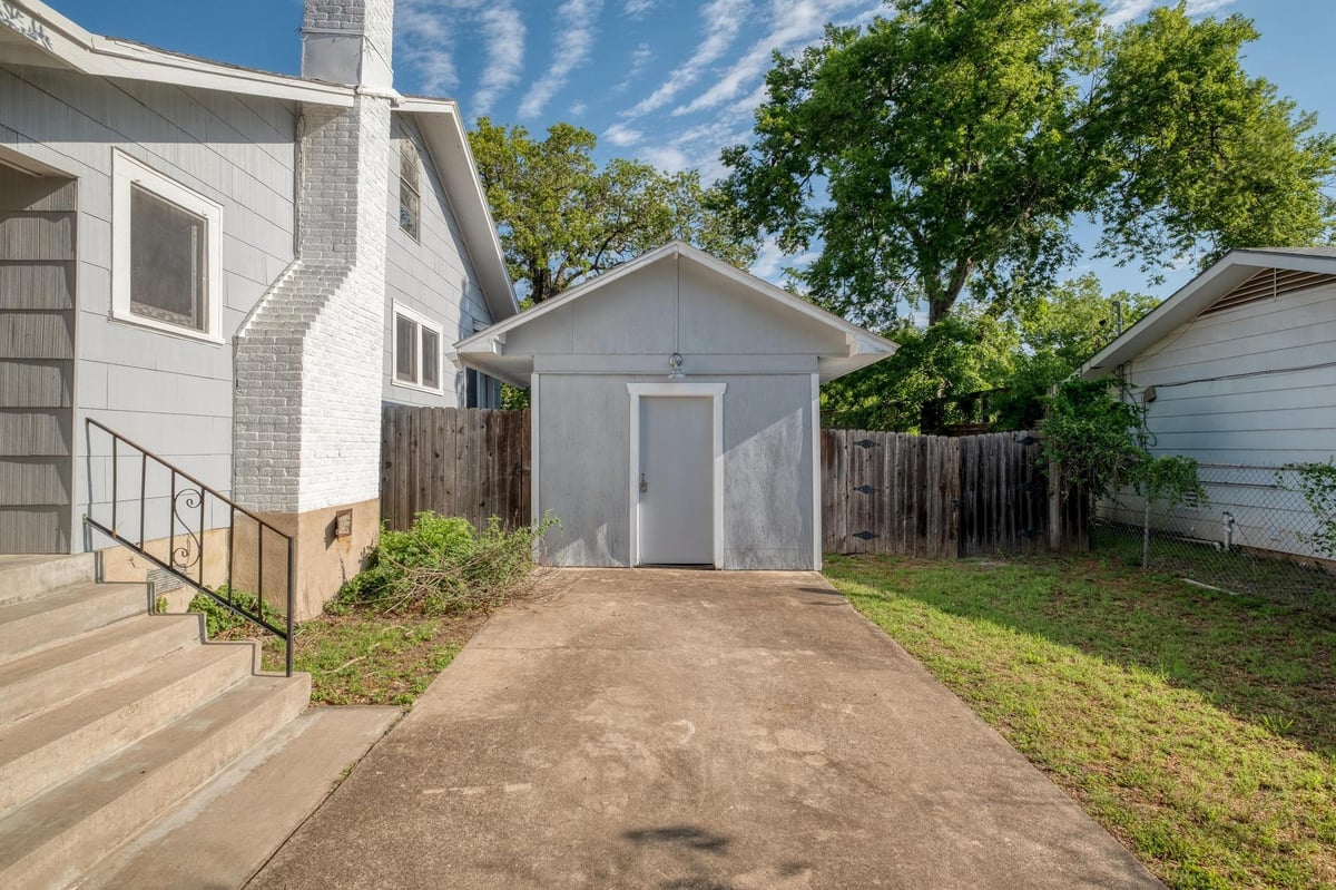 Primary bedroom at 1706 Pennsylvania Ave - 2 bed 2 bath home