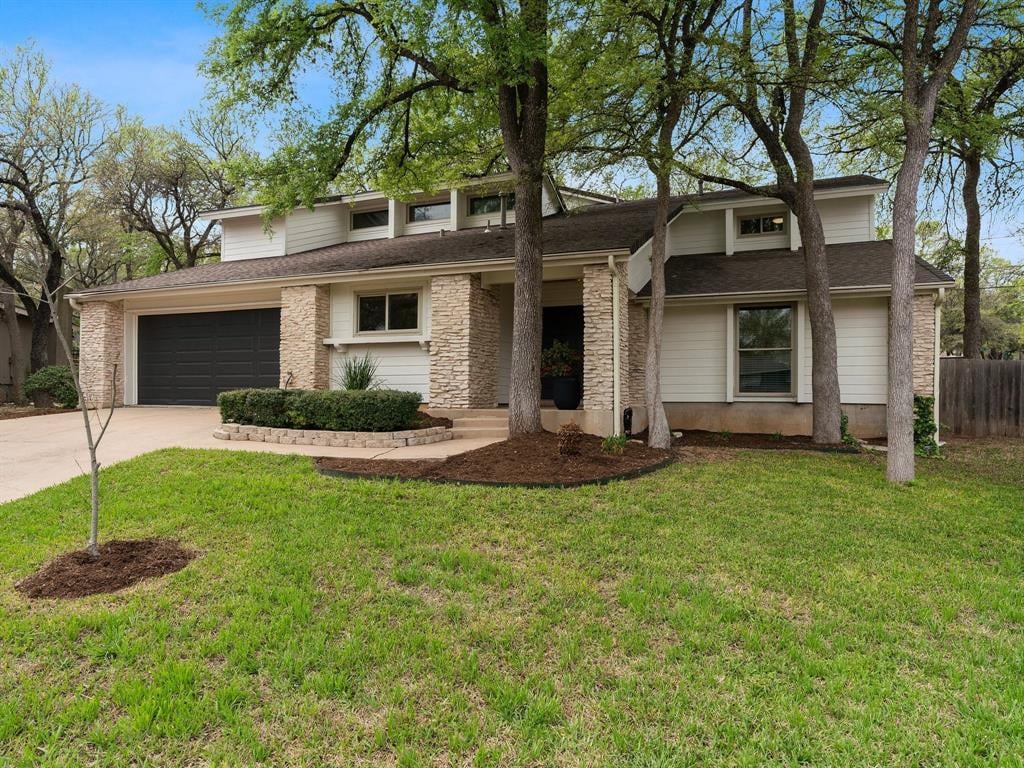 View 1706 Thousand Oaks CIR in Countryside Sec 01 1706 Thousand Oaks CIR - property photo 1 - Luxury home in Countryside Sec 01, Austin, TX