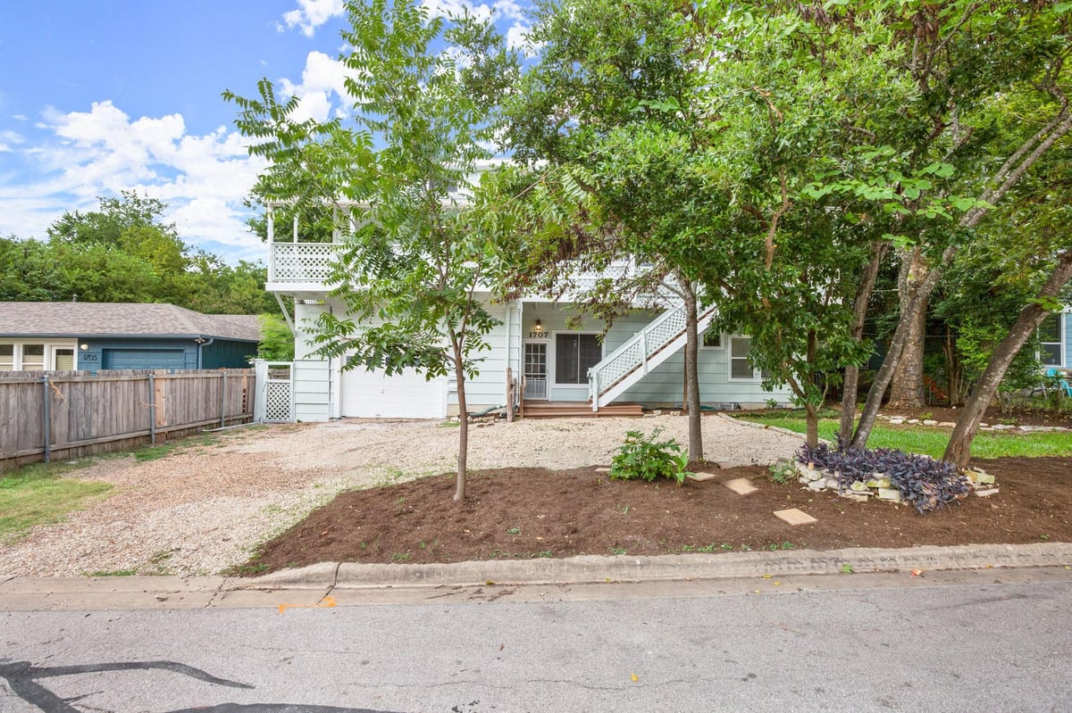 View 1707 Alguno RD Unit #C in Vallejo 1707 Alguno RD Unit #C - property photo 1 - Luxury home in Vallejo, Austin, TX