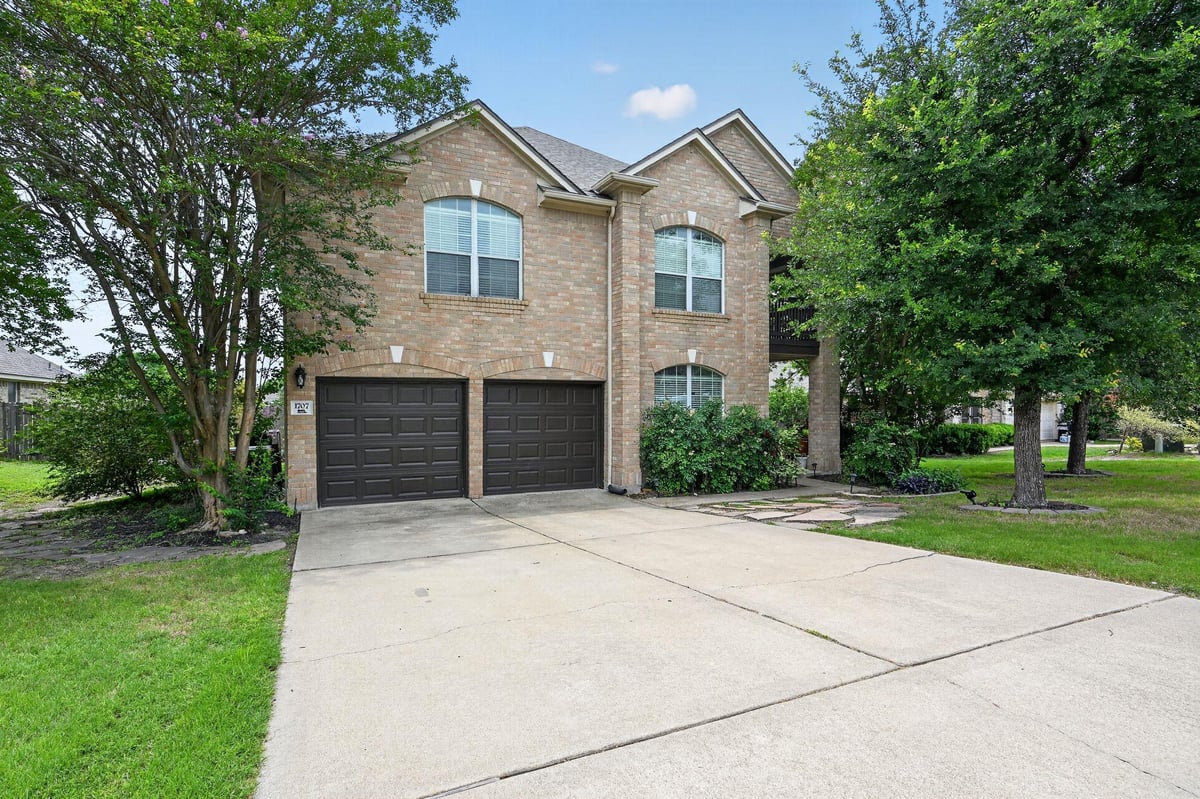 View 1707 Alison Ann Ct in Falcon Pointe Sec 03 1707 Alison Ann Ct - front exterior - Luxury home in Falcon Pointe Sec 03, Pflugerville, TX