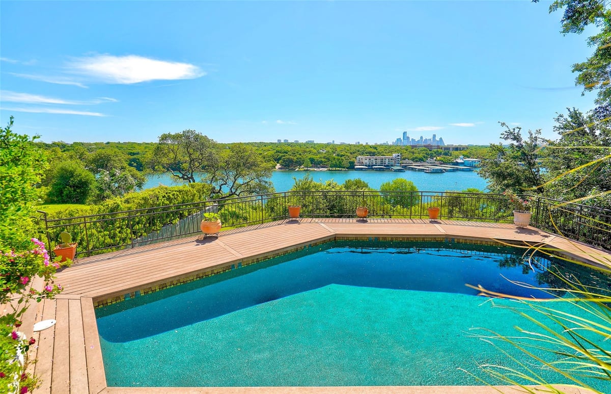 View 1707 Laguna Loma CV in Laguna Loma 1707 Laguna Loma CV - property photo 1 - Luxury home in Laguna Loma, Austin, TX