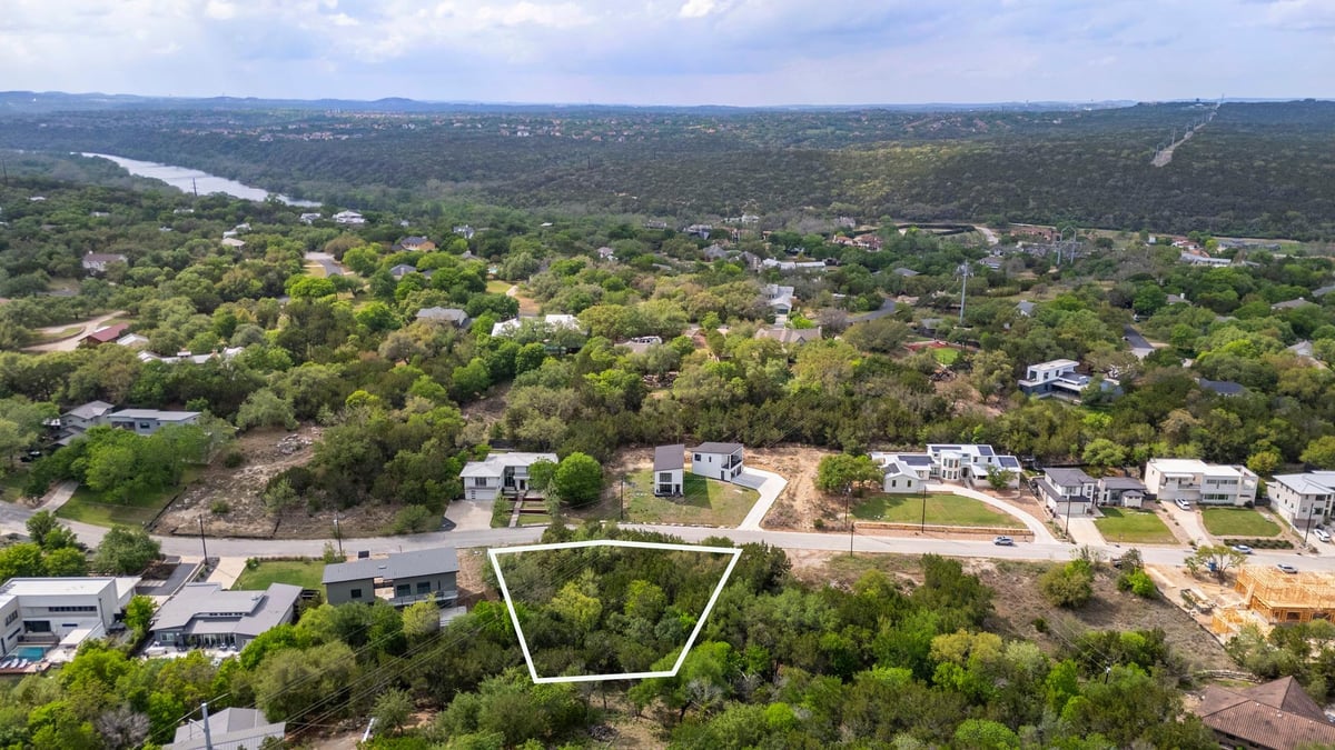 View 1707 Lipan Trl in Austin Lake Hills Sec 01 1707 Lipan Trl - front exterior - Luxury lot in Austin Lake Hills Sec 01, Austin, TX