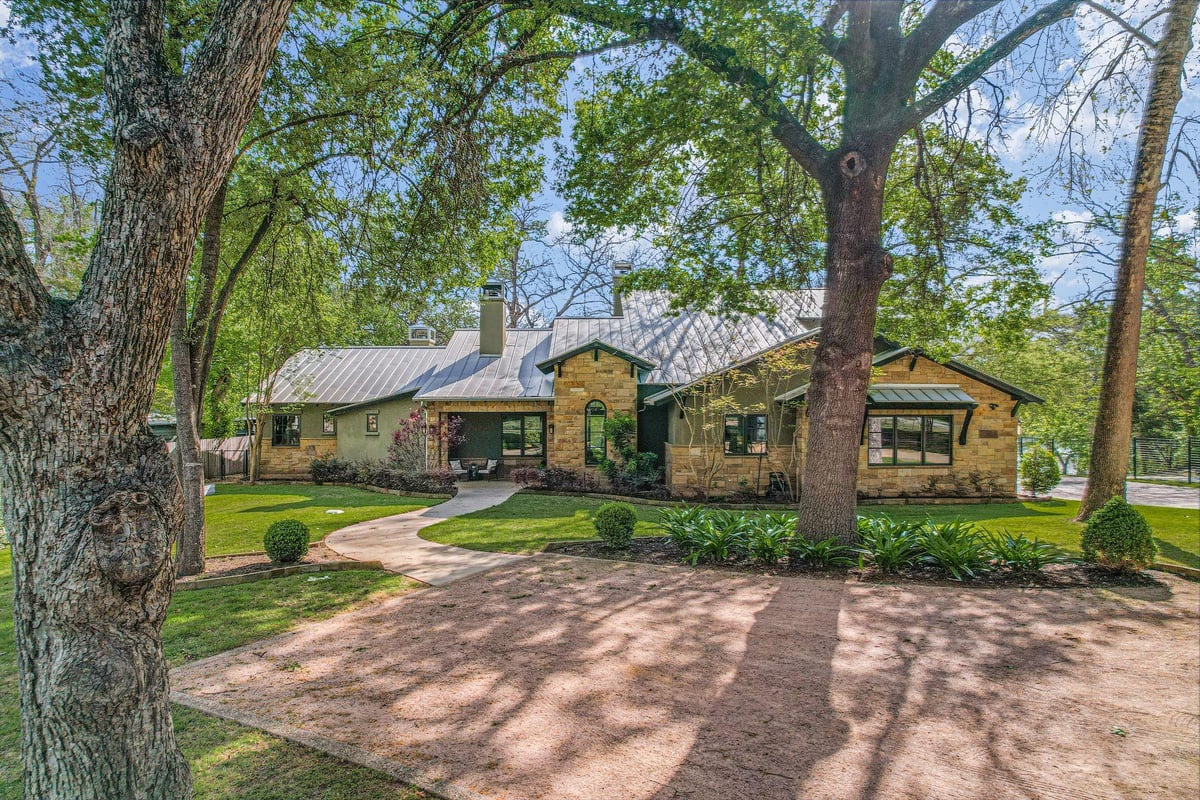 View 1707 River Hills Rd Unit #B & C in ABS 808 SUR 39 WOFFORD 1707 River Hills Rd Unit #B & C - front exterior - Luxury home in ABS 808 SUR 39 WOFFORD, Austin, TX