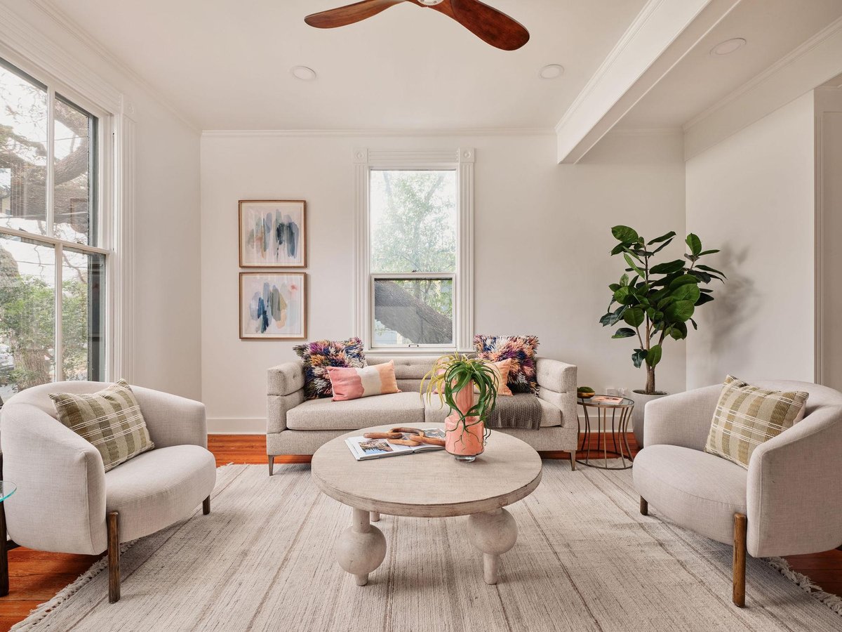 Living area at 1709 Brackenridge St - 4 bed 2 bath home