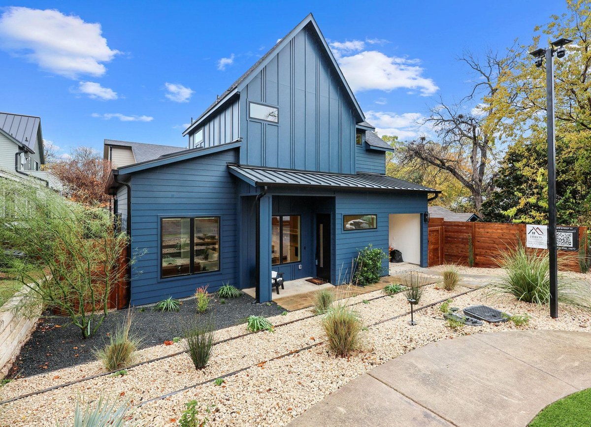 View 1709 Maple Ave Unit #1 in Glenwood Add 1709 Maple Ave Unit #1 - front exterior - Luxury home in Glenwood Add, Austin, TX