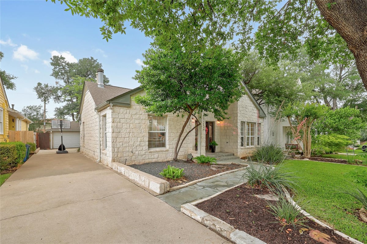 Kitchen at 1709 Mohle Dr - 3 bed 2 bath home