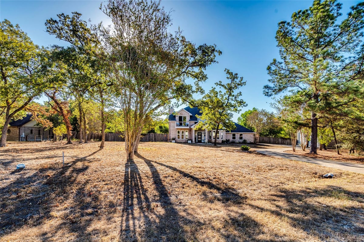 Primary bedroom at 171 N Pin Oak Xing - 4 bed 2 bath home