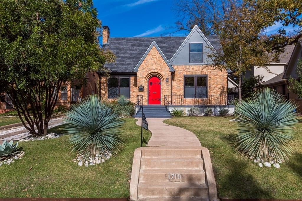 View 1710 Palma Plz in MLS Area 1B 1710 Palma Plz - property photo 1 - Luxury home in MLS Area 1B, Austin, TX