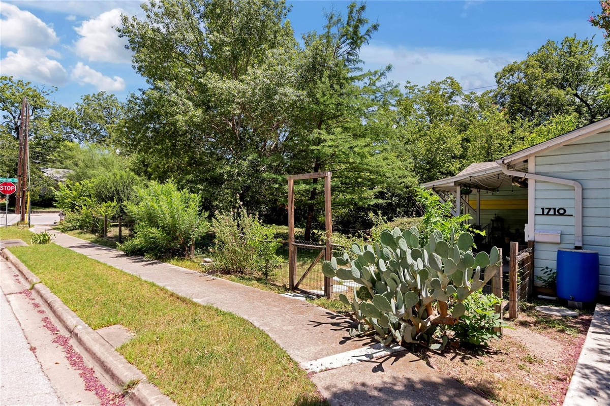 View 1710 Singleton Ave Unit #2 in East Austin 1710 Singleton Ave Unit #2, photo 1, East Austin, Austin, TX