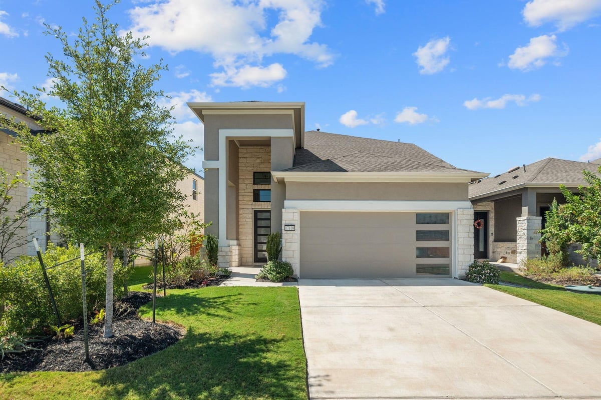 Living area at 17109 Hattie Trce - 4 bed 4 bath home