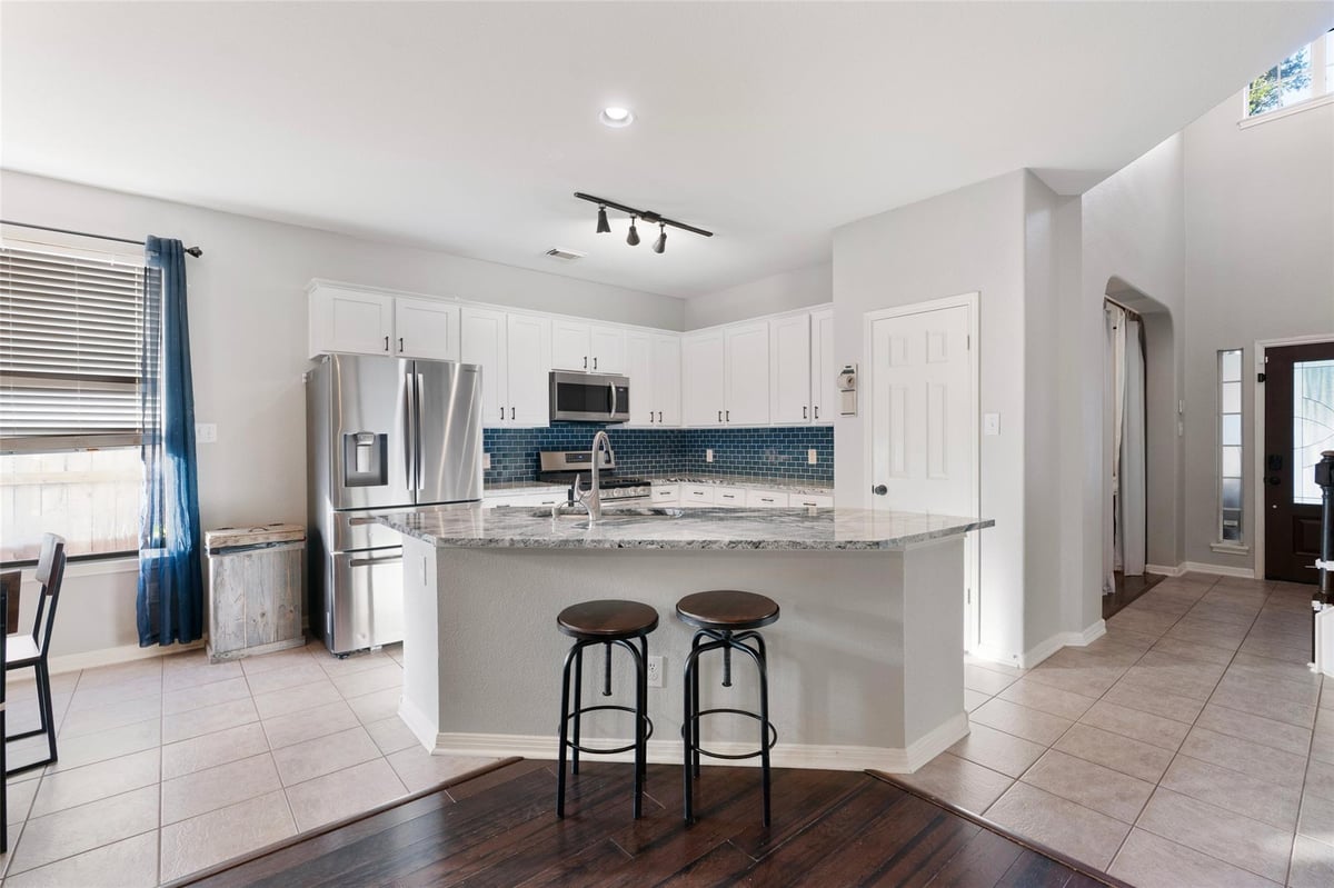 Living area at 1712 Lynnville Trl - 4 bed 2 bath home