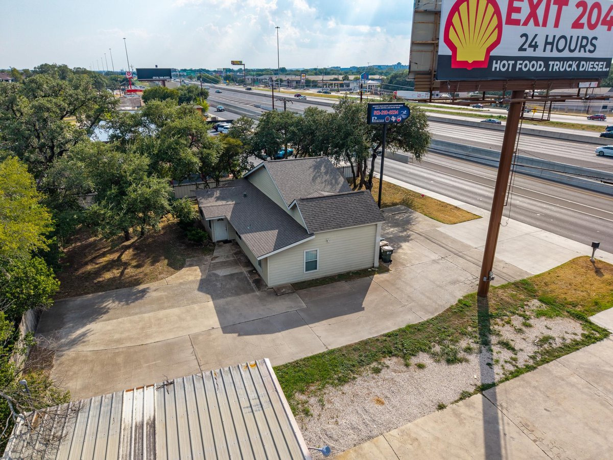 Bathroom at 1712 N Interstate 35 Fwy - Juan M Veramendi Surv #2, San Marcos, TX