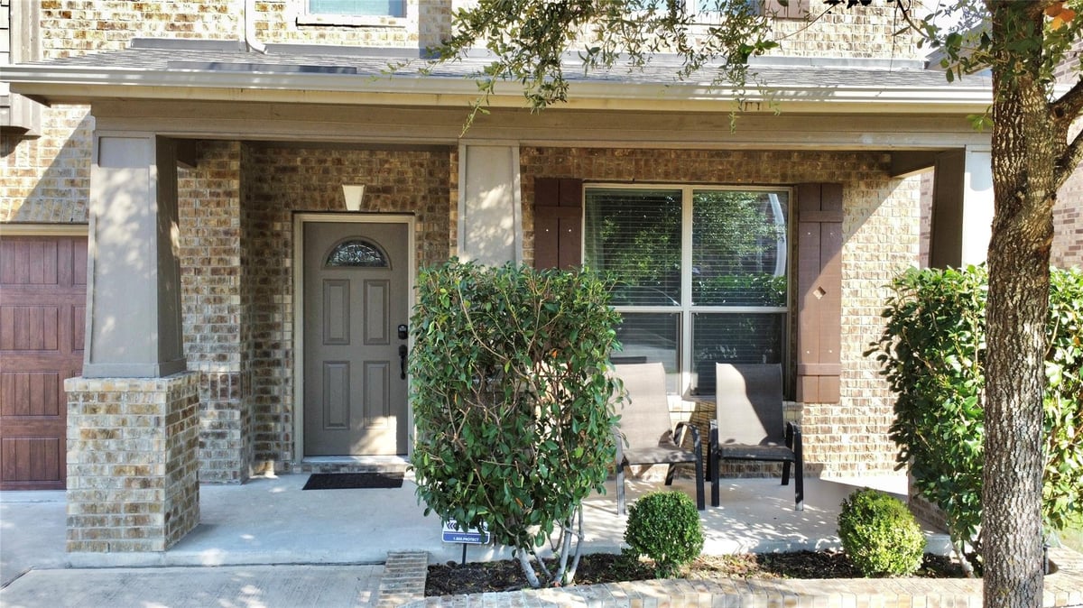 View 1712 Uhland DR in Mason Ranch Ph 1 Sec 3 1712 Uhland DR - property photo 1 - Luxury home in Mason Ranch Ph 1 Sec 3, Leander, TX