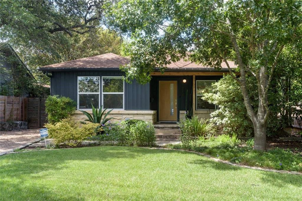 View 1714 Bouldin Ave in Airdale 1714 Bouldin Ave - property photo 1 - Luxury home in Airdale, Austin, TX