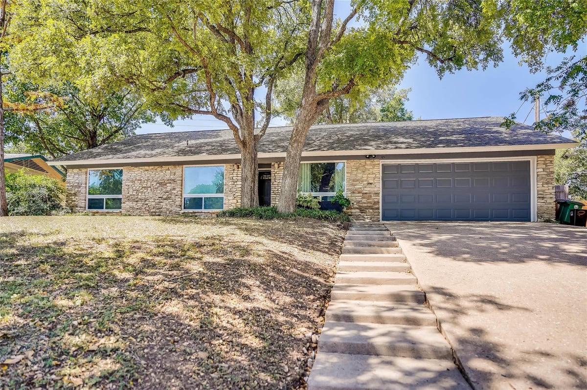 View 1717 Fawn Dr in Fawn Ridge Sec 02 1717 Fawn Dr - front exterior - Luxury home in Fawn Ridge Sec 02, Austin, TX