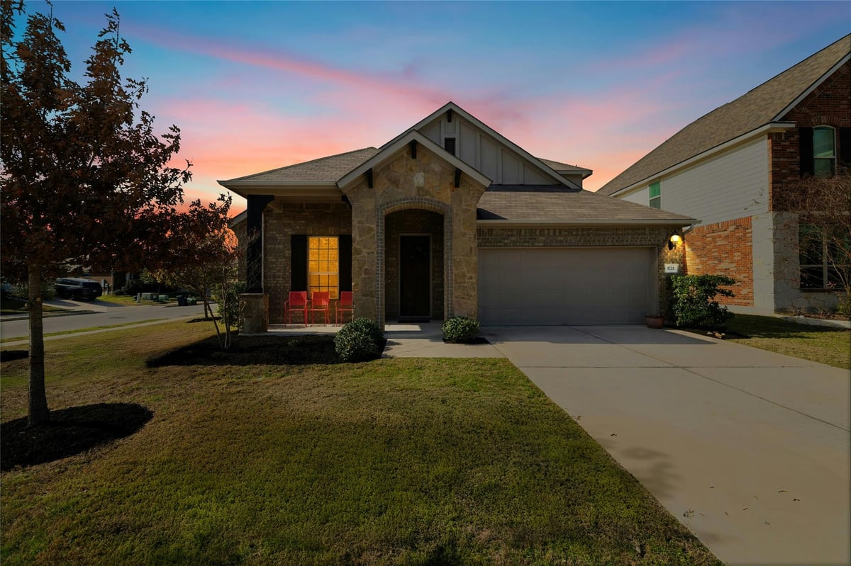 View 1721 Erie Dr in Savanna Ranch Sec 4 1721 Erie Dr - front exterior - Luxury home in Savanna Ranch Sec 4, Leander, TX