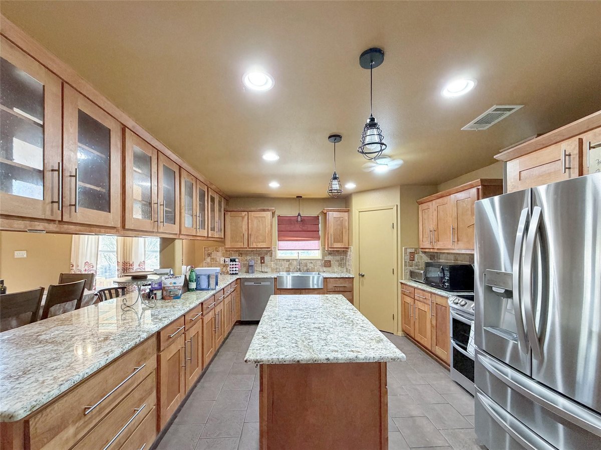 Bathroom at 1721 Fm 3424 Dr - 4 bed 3 bath home
