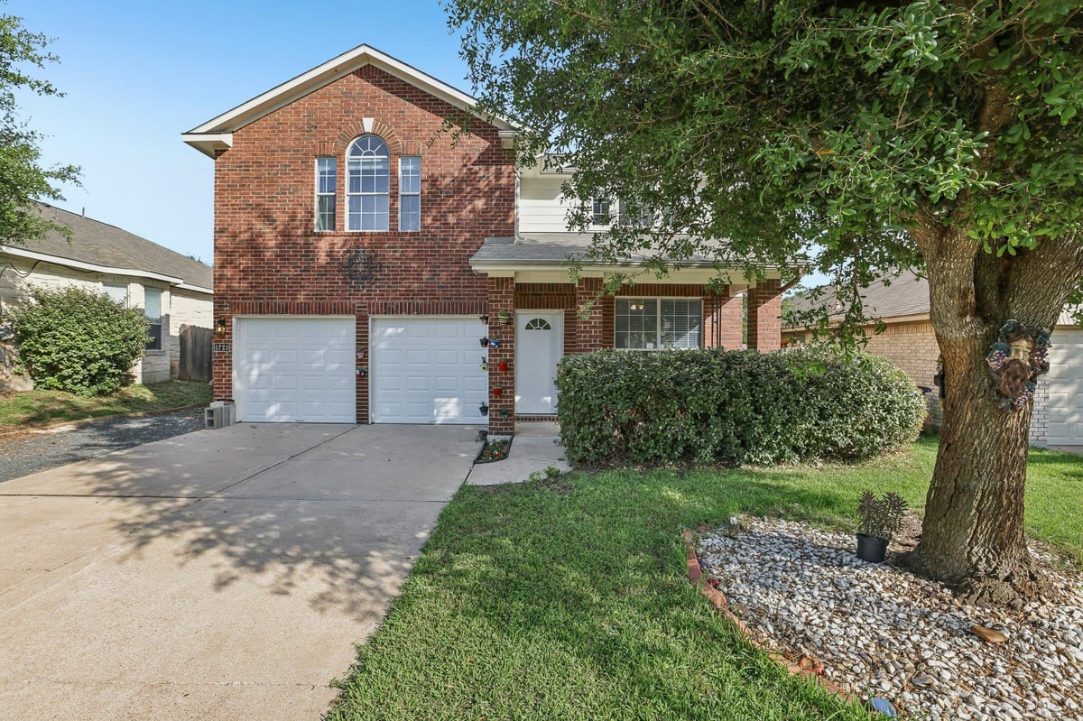 View 1721 Long Rifle DR in Pioneer Xing West Sec 03 1721 Long Rifle DR - front exterior - Luxury home in Pioneer Xing West Sec 03, Austin, TX