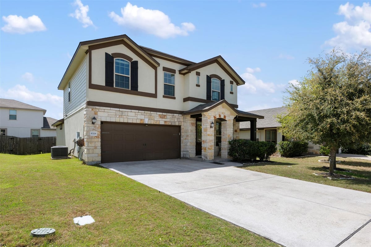 Living area at 17221 Brittle Ln - 4 bed 3 bath home