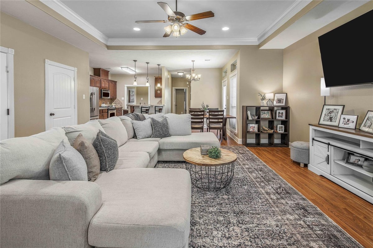 Primary bedroom at 1723 Creekside Cir - 3 bed 2 bath home