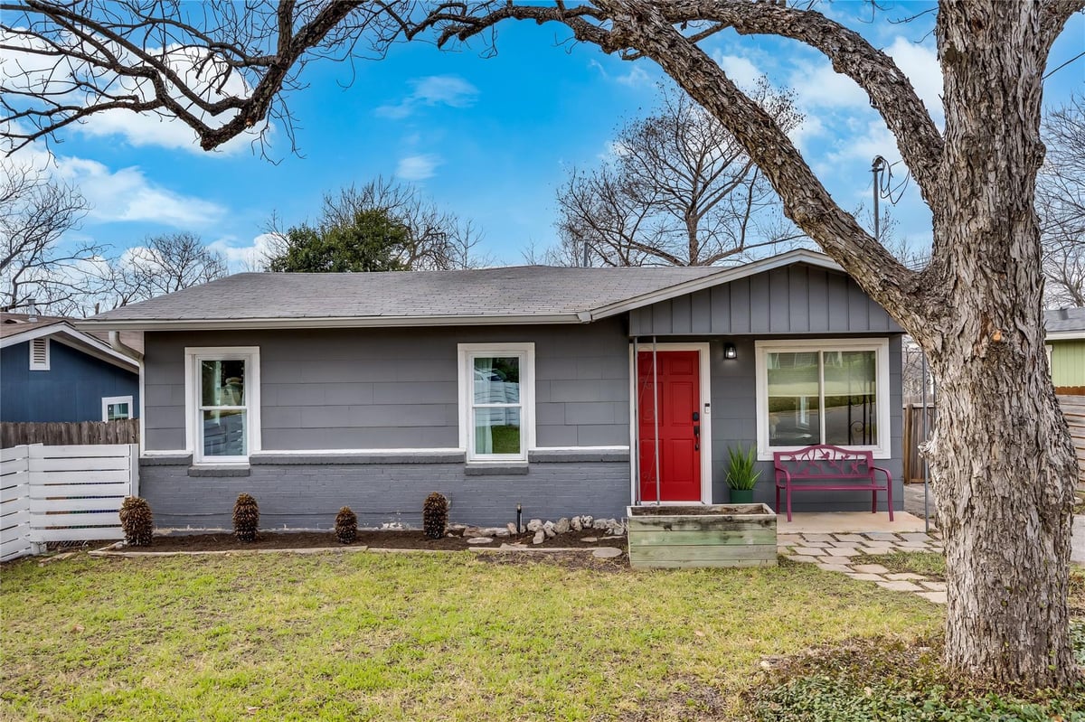 View 1724 Hillcrest LN in Truman Heights 1724 Hillcrest LN - front exterior - Luxury home in Truman Heights, Austin, TX