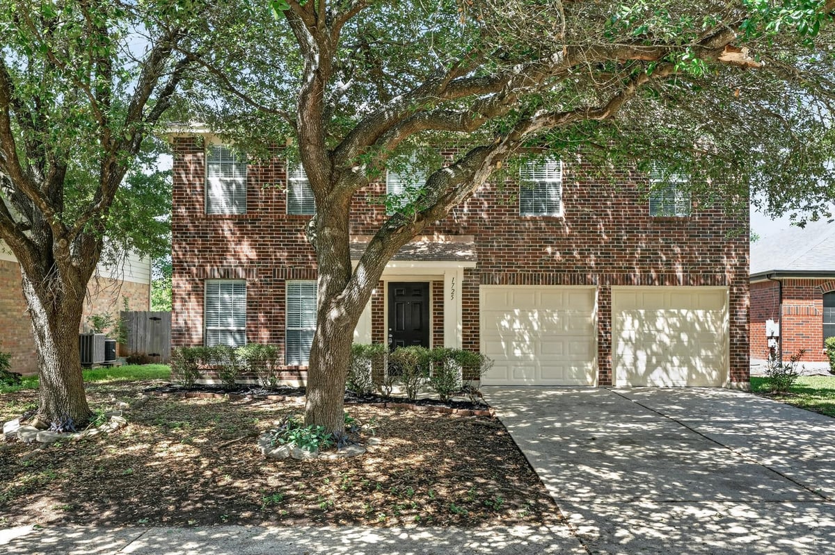 View 1725 Jerusalem DR in Springbrook Centre Ph B Sec 02 1725 Jerusalem DR - front exterior - Luxury home in Springbrook Centre Ph B Sec 02, Round Rock, TX