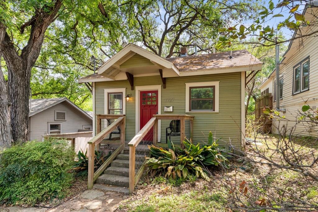 View 1727 W 10th ST in George W Spear League 1727 W 10th ST - property photo 1 - Luxury home in George W Spear League, Austin, TX