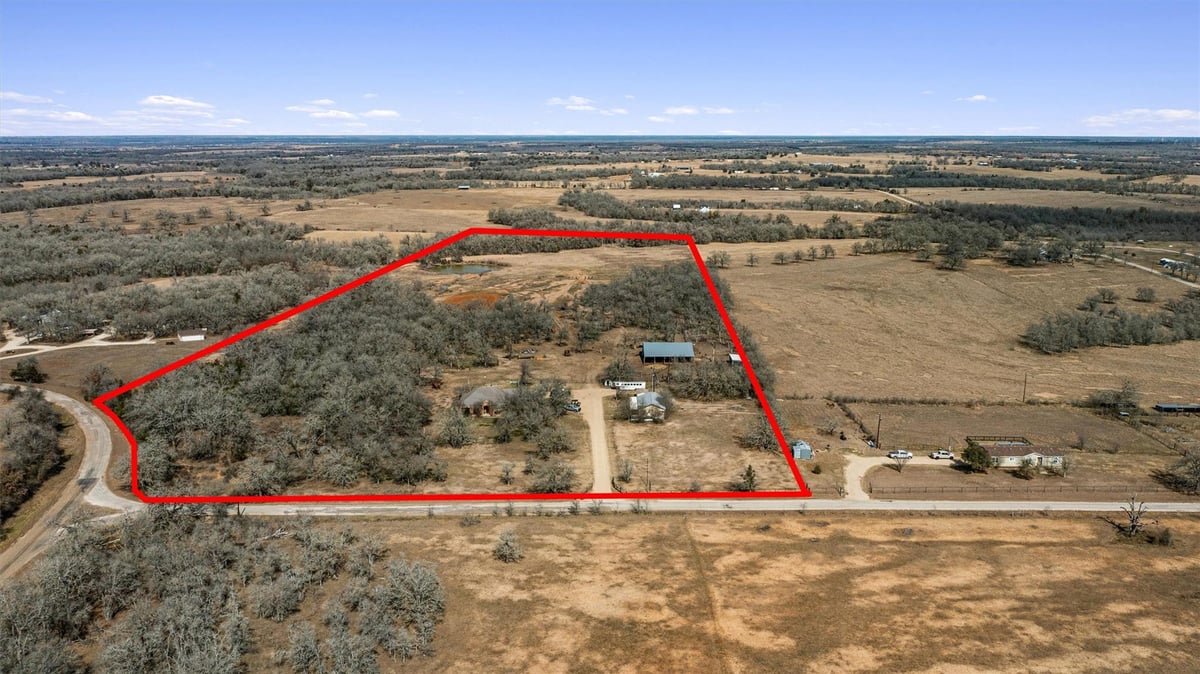 View 173 County Road 458A in NA 173 County Road 458A - front exterior - Luxury home in NA, Thorndale, TX