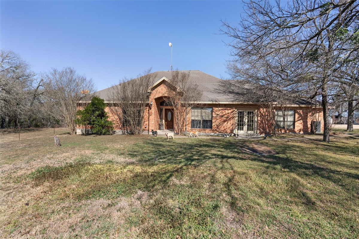 Living area at 173 County Road 458A - 4 bed 3 bath home