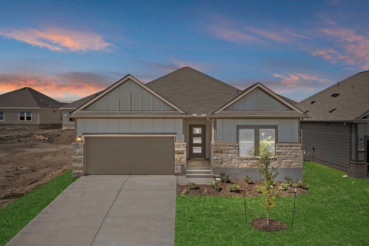 View 173 Sleep Hollow in Eastern Wells 173 Sleep Hollow - front exterior - Luxury home in Eastern Wells, Jarrell, TX