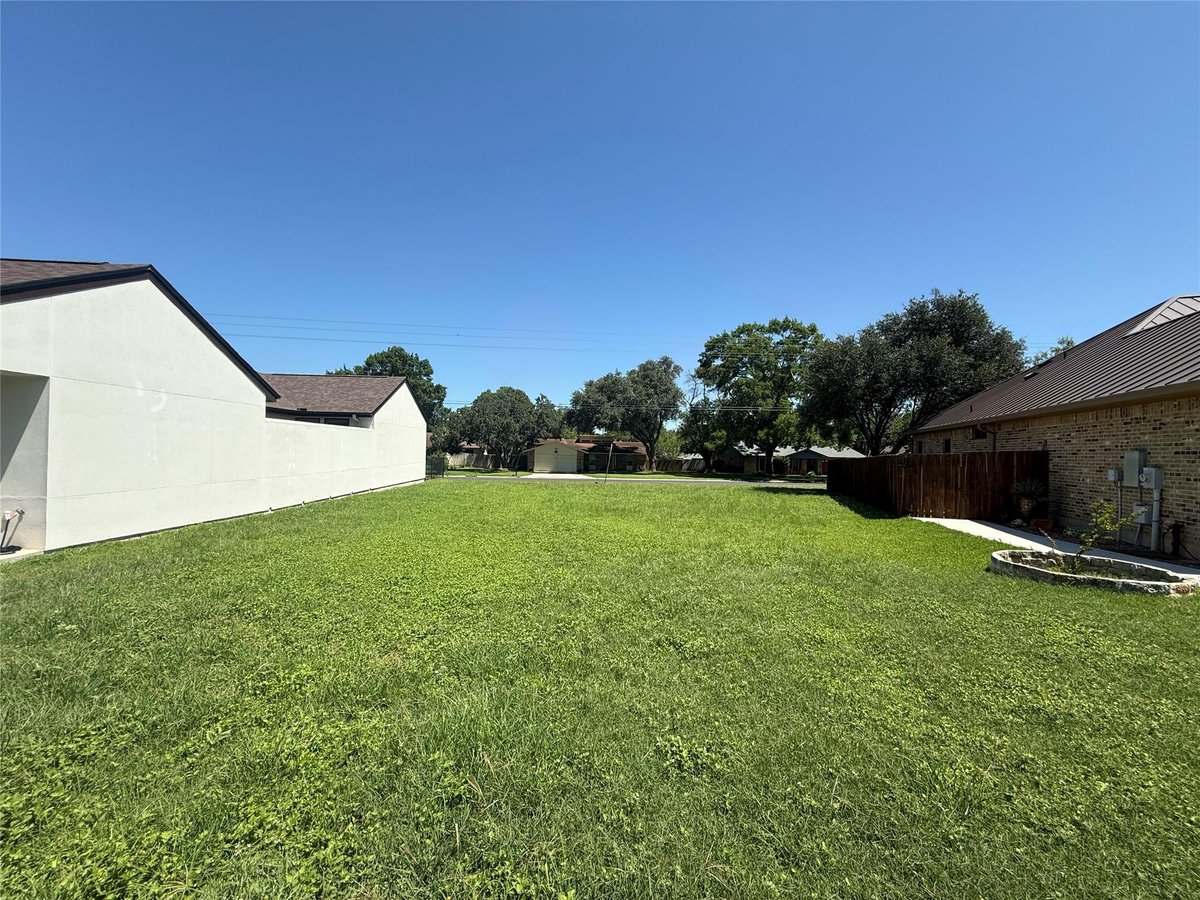 1732 Nordberg - front exterior - Luxury lot in Easthill Sub, Seguin, TX