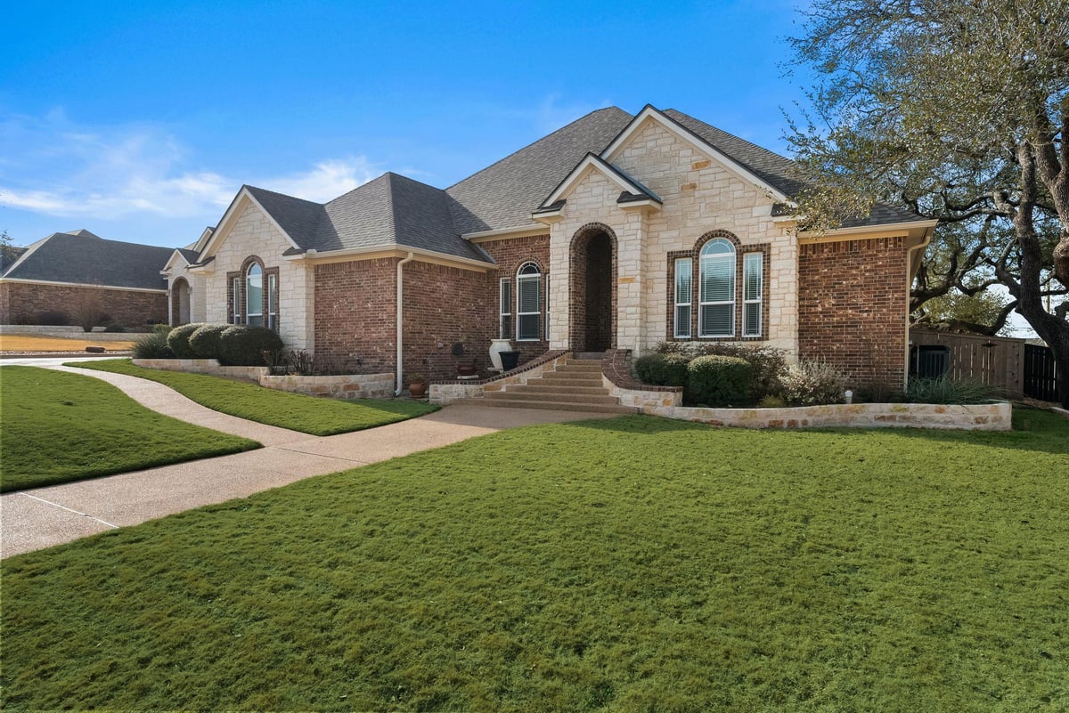 Kitchen at 1735 Alta Vista Loop - 3 bed 3 bath home