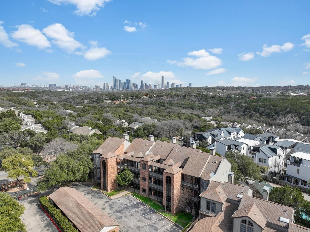 Primary bedroom at 1741 Spyglass Dr Unit #2-104 - 2 bed 2 bath home