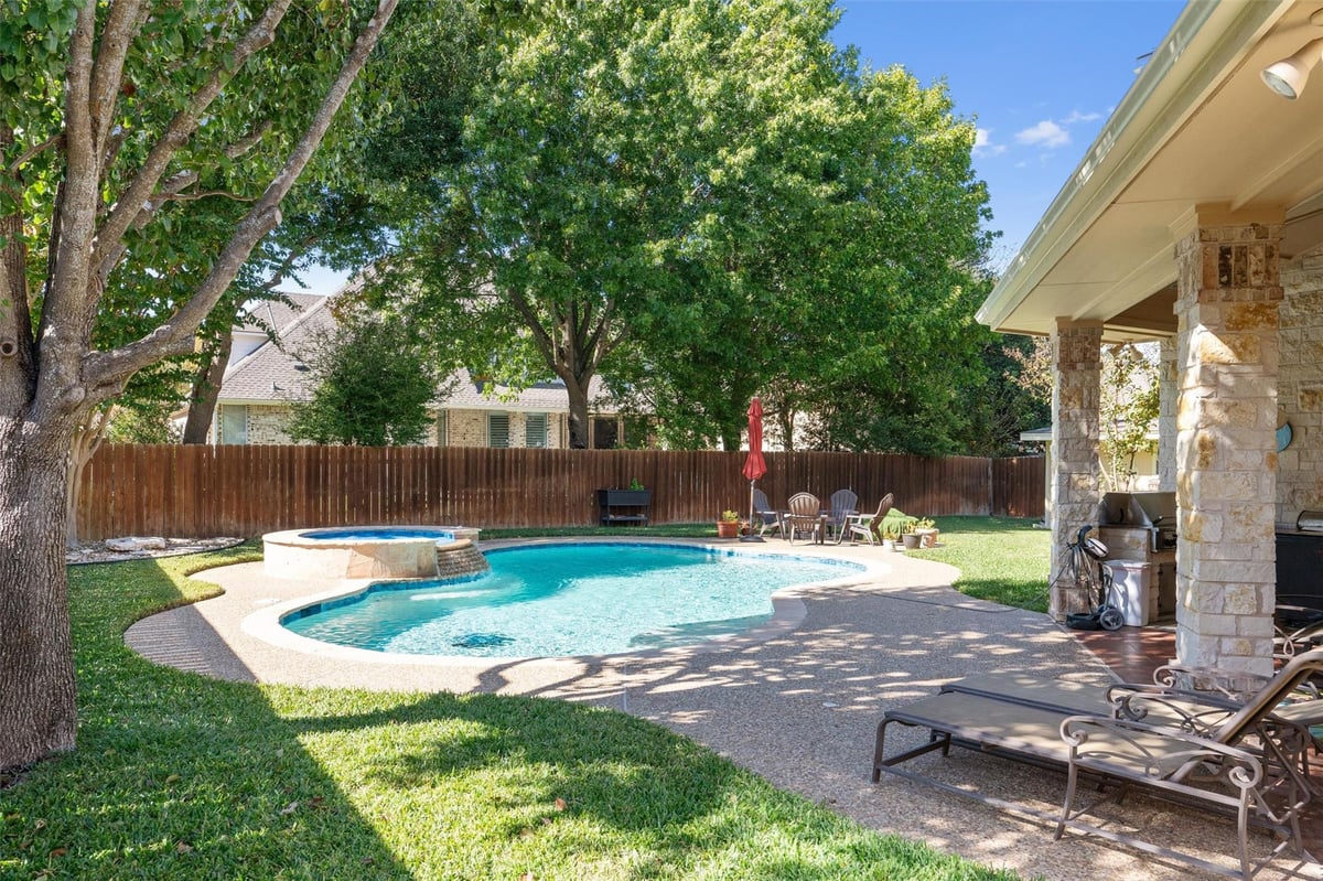 View 1741 West End Pl in Hidden Glen Ph 01 1741 West End Pl - property photo 1 - Luxury home in Hidden Glen Ph 01, Round Rock, TX
