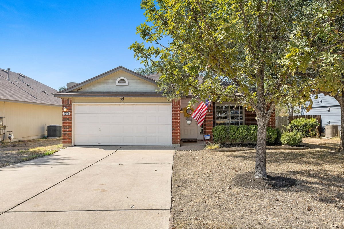 View 17413 Tobermory DR in Windermere Ph F Sec 03 17413 Tobermory DR - property photo 1 - Luxury home in Windermere Ph F Sec 03, Pflugerville, TX