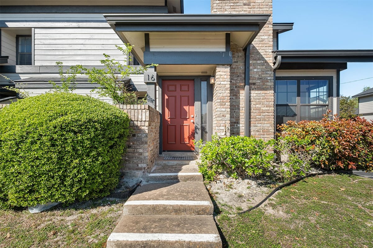 View 1748 Ohlen Rd Unit #16 in Brandywine Condo Amd 1748 Ohlen Rd Unit #16 - front exterior - Luxury home in Brandywine Condo Amd, Austin, TX