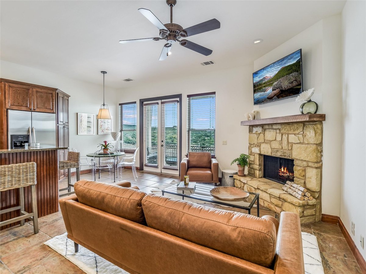 Living area at 17545 E Reed Parks Rd Unit #5 - 2 bed 2 bath home