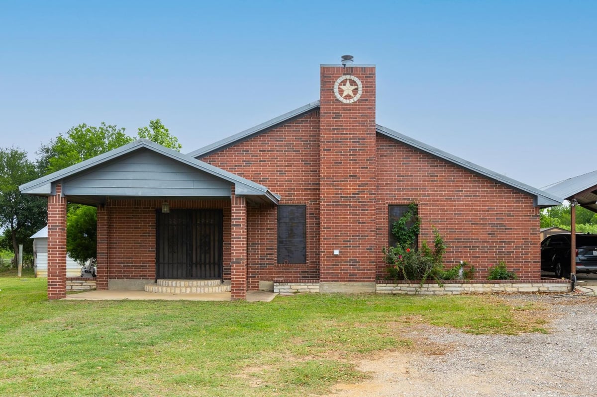 View 176 Old Lexington Rd Unit #C in Harris, Enoch 176 Old Lexington Rd Unit #C - front exterior - Luxury home in Harris, Enoch, Elgin, TX