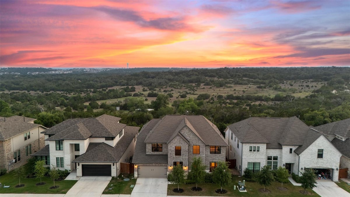 17604 Hattie Trace Trce - front exterior - Luxury home in Sweetwater Ranch Sec 2 Vlgs C, Austin, TX